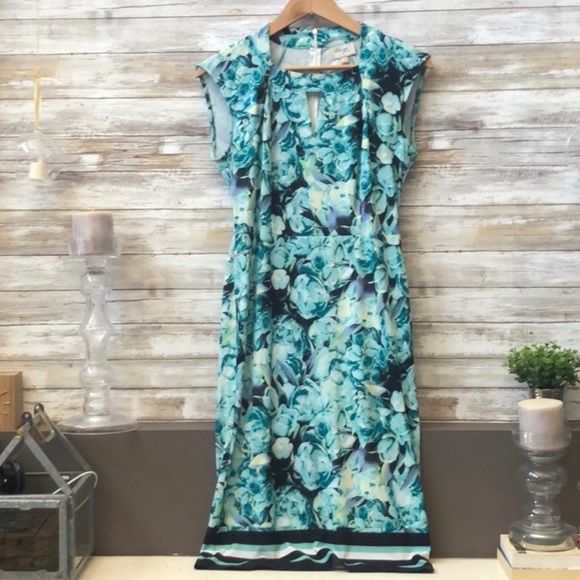 Beige by eci Dresses & Skirts - Beige by eci floral keyhole neck stretchy dress 4